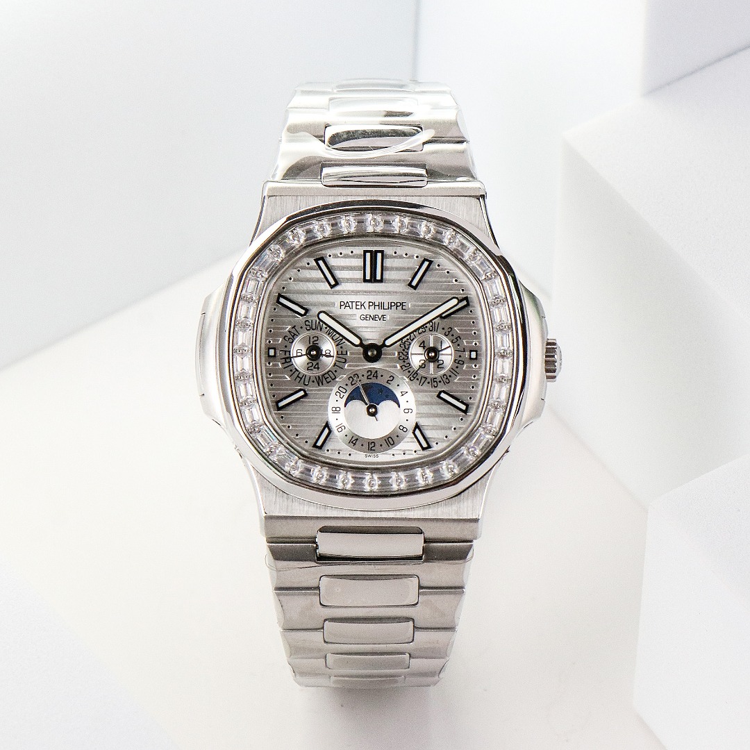 Patek philippe 5740 1g-001 nautilus 240 -40mm