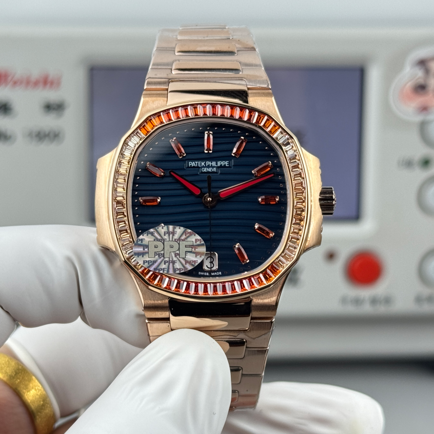 Patek philippe Nautilus cal .324sc -35.2mm