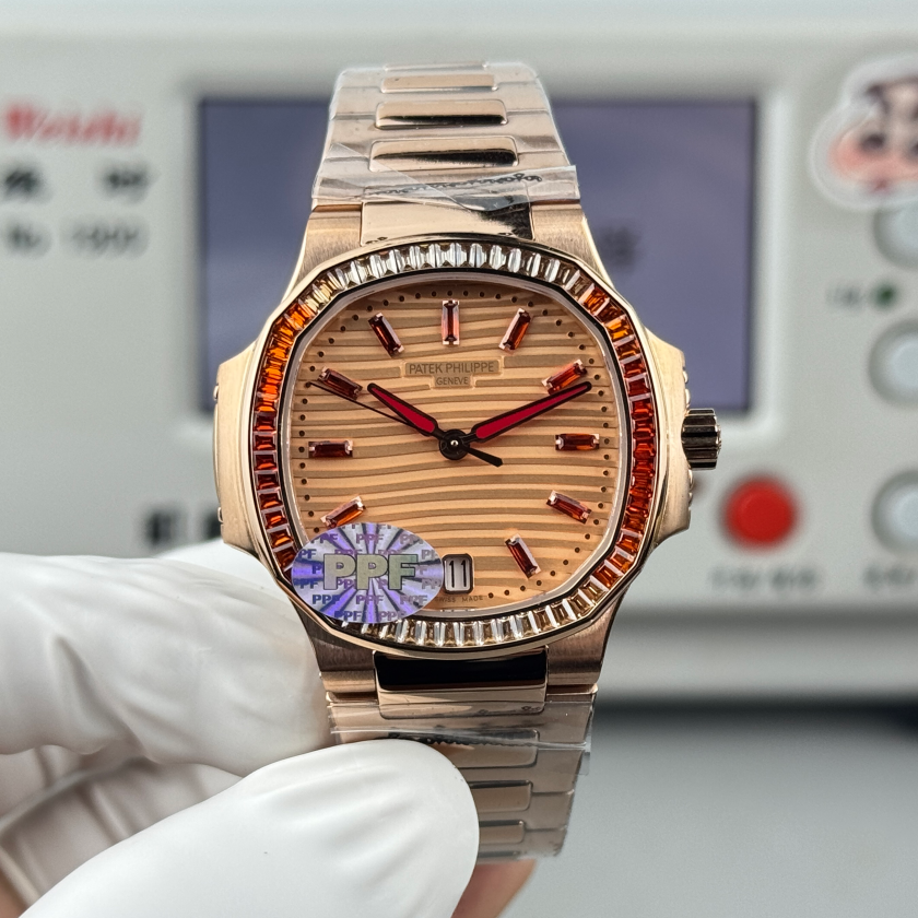 Patek philippe Nautilus cal .324sc -35.2mm
