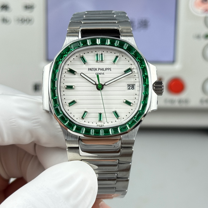 Patek philippe 5711 CAL.324SC - 35.2MM