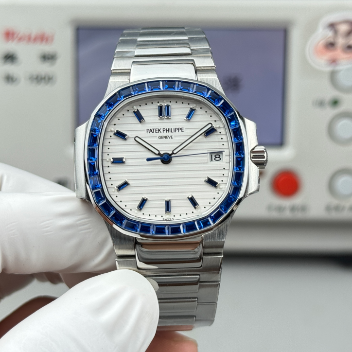 Patek philippe 5711 CAL.324SC - 35.2MM