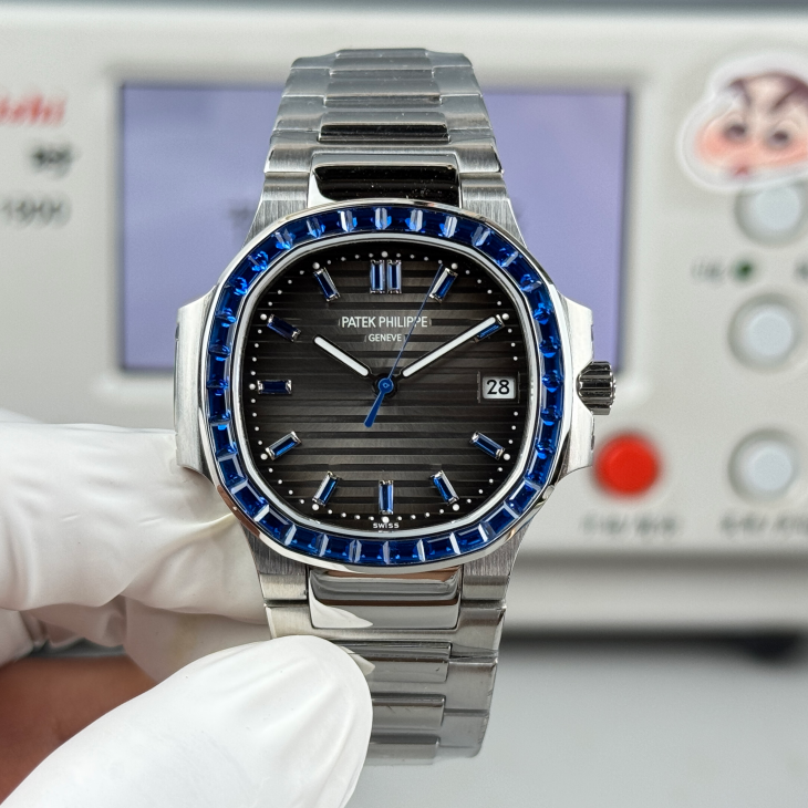 Patek philippe 5711 CAL.324SC - 35.2MM