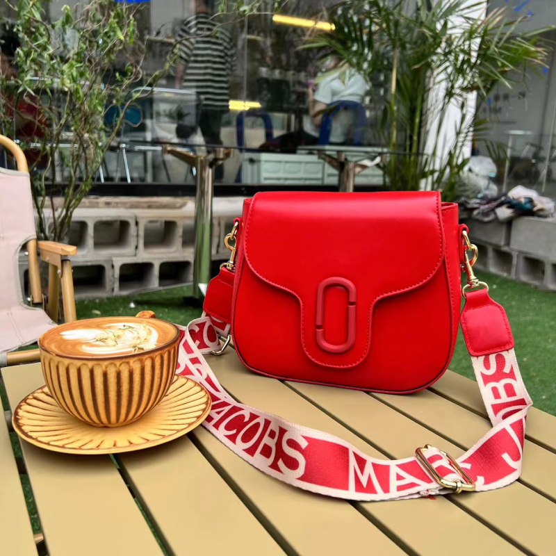 2023 candy color simple and refreshing commuter shoulder bag