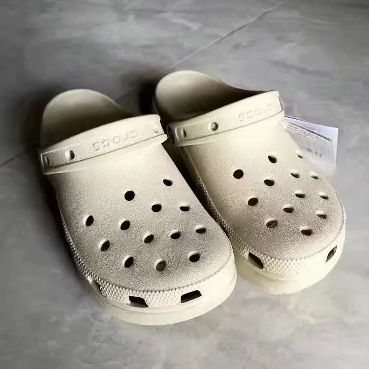 New Summer Classic Men and Women Sandals Thick Sole Anti Slip Hole Shoes Beach Shoes EVA Casual Clogs