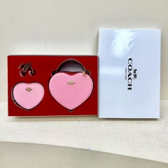 2025 new European and American fashion classic logo heart-shaped bag, old-style handbag and shoulder bag