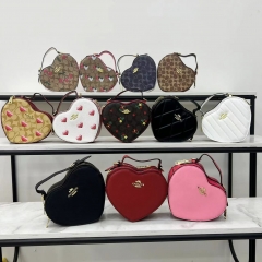 2025 new European and American fashion classic logo heart-shaped bag, old-style handbag and shoulder bag