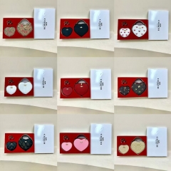 2025 new European and American fashion classic logo heart-shaped bag, old-style handbag and shoulder bag