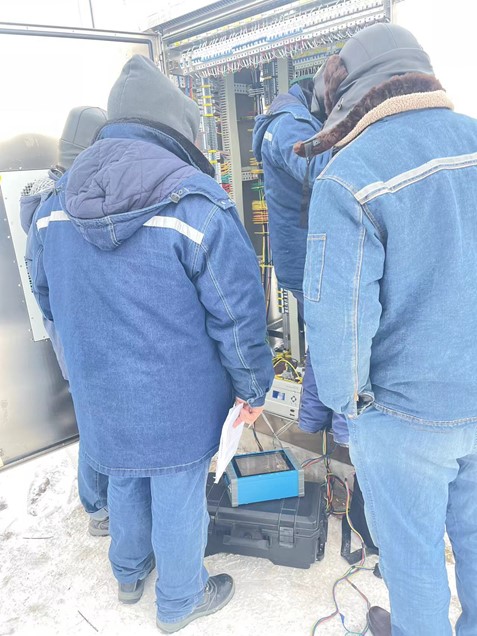 Outdoor Power Station Emergency Repair at -20 Degrees Celsius with KF83 Relay Tester