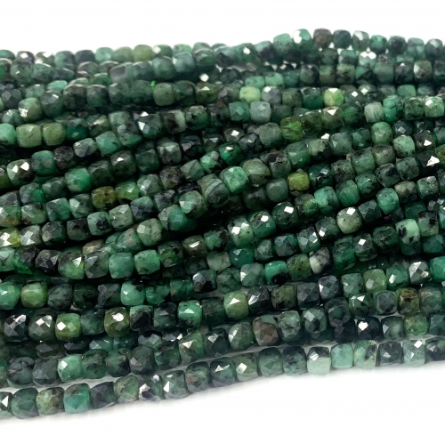 15.5 " Natural Genuine Gemstones Green Emerald Faceted Irregular Cube Small Making Necklaces Bracelets Jewelry Beads 08647