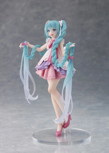 (Sold Out) TAITO Hatsune Miku Wonderland Rapunzel Figure