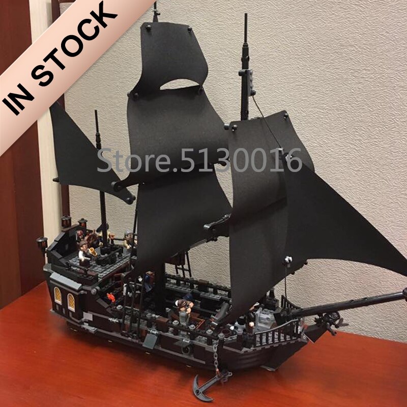804pcs Building Bricks Pirates of the Caribbean the Black Pearl Ship Model Toys 
