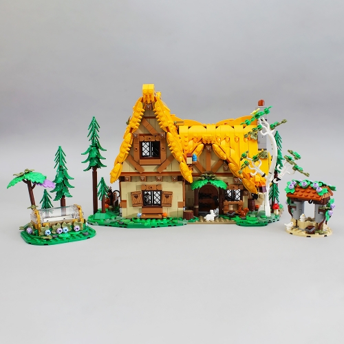 Movie Games Snow White and the Seven Dwarfs' Cottage 2228Pcs Moc Model Modular Building Blocks Bricks Toys 43242 68242
