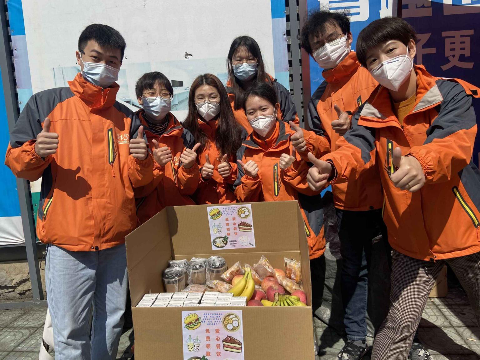 Wing Shung Provided Free Meal for Securities, Cleaners and Delivery Men