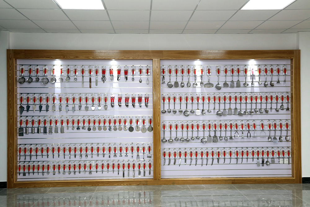 WingShung's Kitchen Utensils Display Case Numerous Kitchenware Showroom