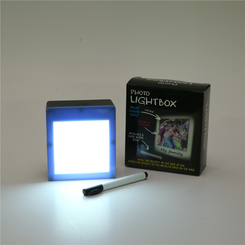 DESCRIPTION:
  9X10X4CM PHOTO LIGHT BOX