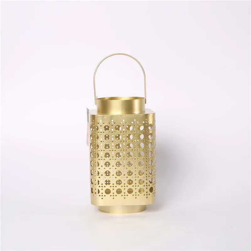DESCRIPTION:
  13X13X23CMH GOLD METAL LANTERN