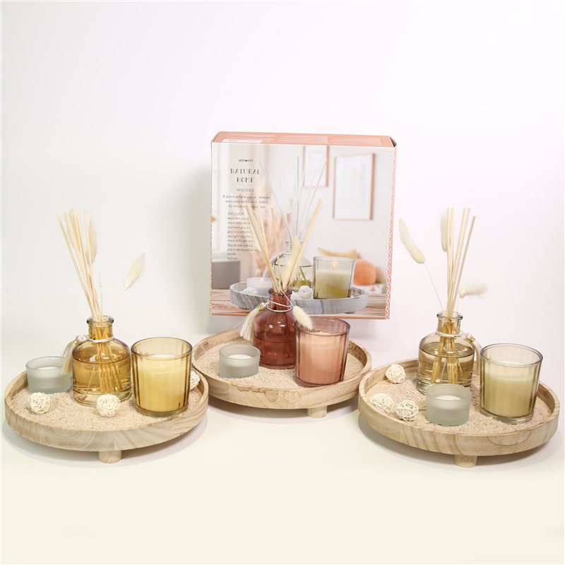 DESCRIPTION: 25X10.5X24.5CMH AROMA GIFT SET CONTAIN 1）D23X4.2CMH WOODEN PLATE 2) D6.6X10CMH 100ML DECORATED GLASS DIFFUSER 3) 6PCS RATTANS 4）3PCS Dog tail grass 5）D7X7.5CMH SCENTED GLASS CANDLE 6）D5.2X3.2 FROSTED GLASS TEALIGHT HOLDER W/1PC TEALI