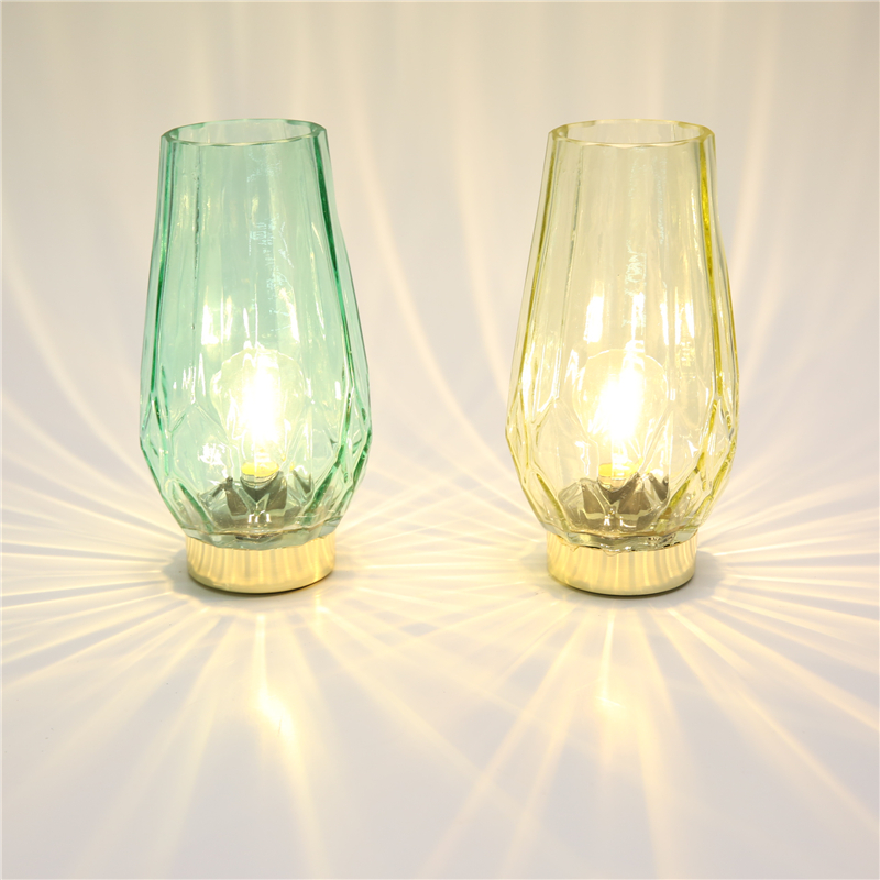 DESCRIPTION:
  GLASS JAR WITH LED LAMP  SIZE  D11.5X19CM,D10.5X21CM,D12X22.5CM  3ASST