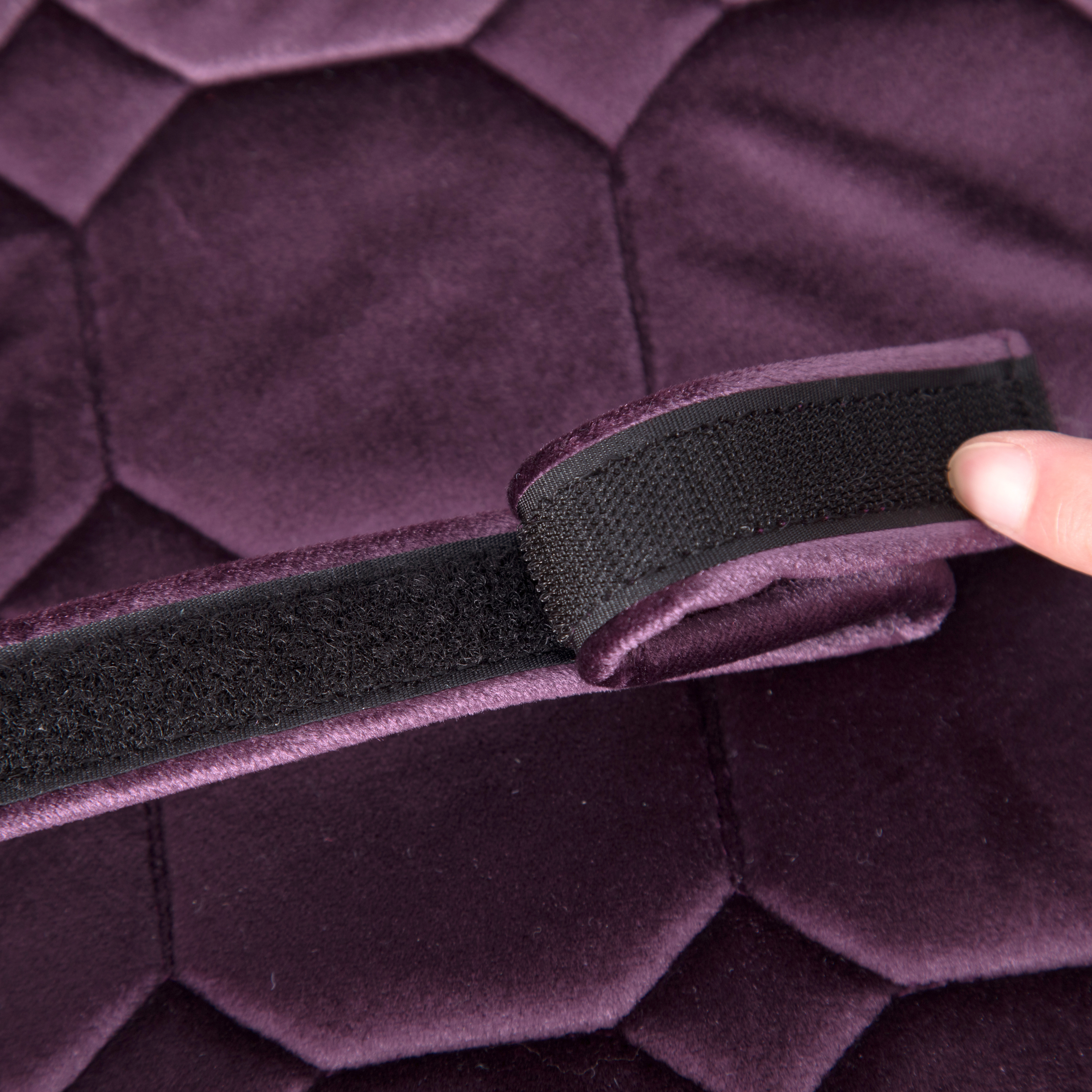 Velvet fabric quilting saddle pads comfortable and breathable skin-friendly horse equestrian factory supplies