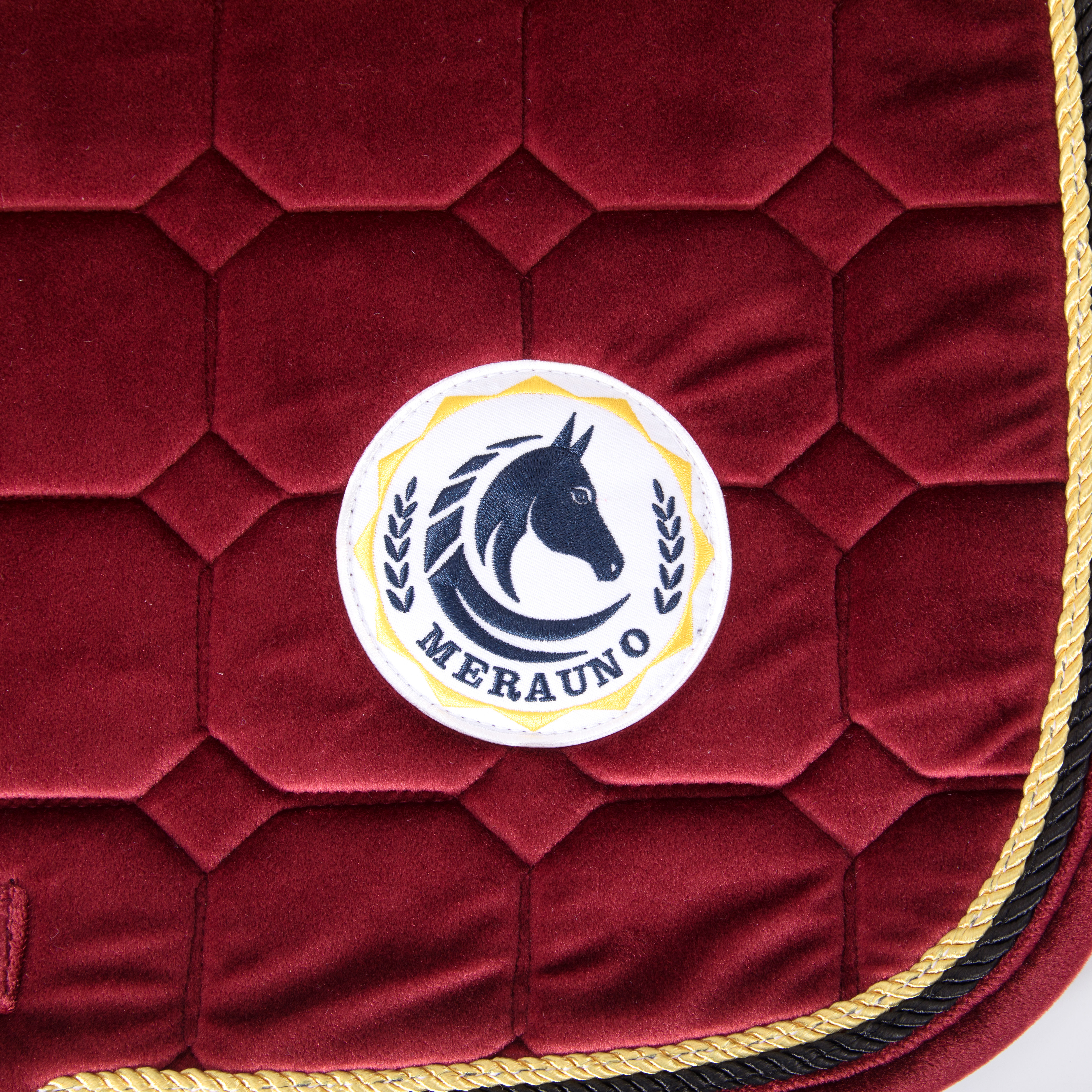 Velvet fabric quilting saddle pads comfortable and breathable skin-friendly horse equestrian factory supplies
