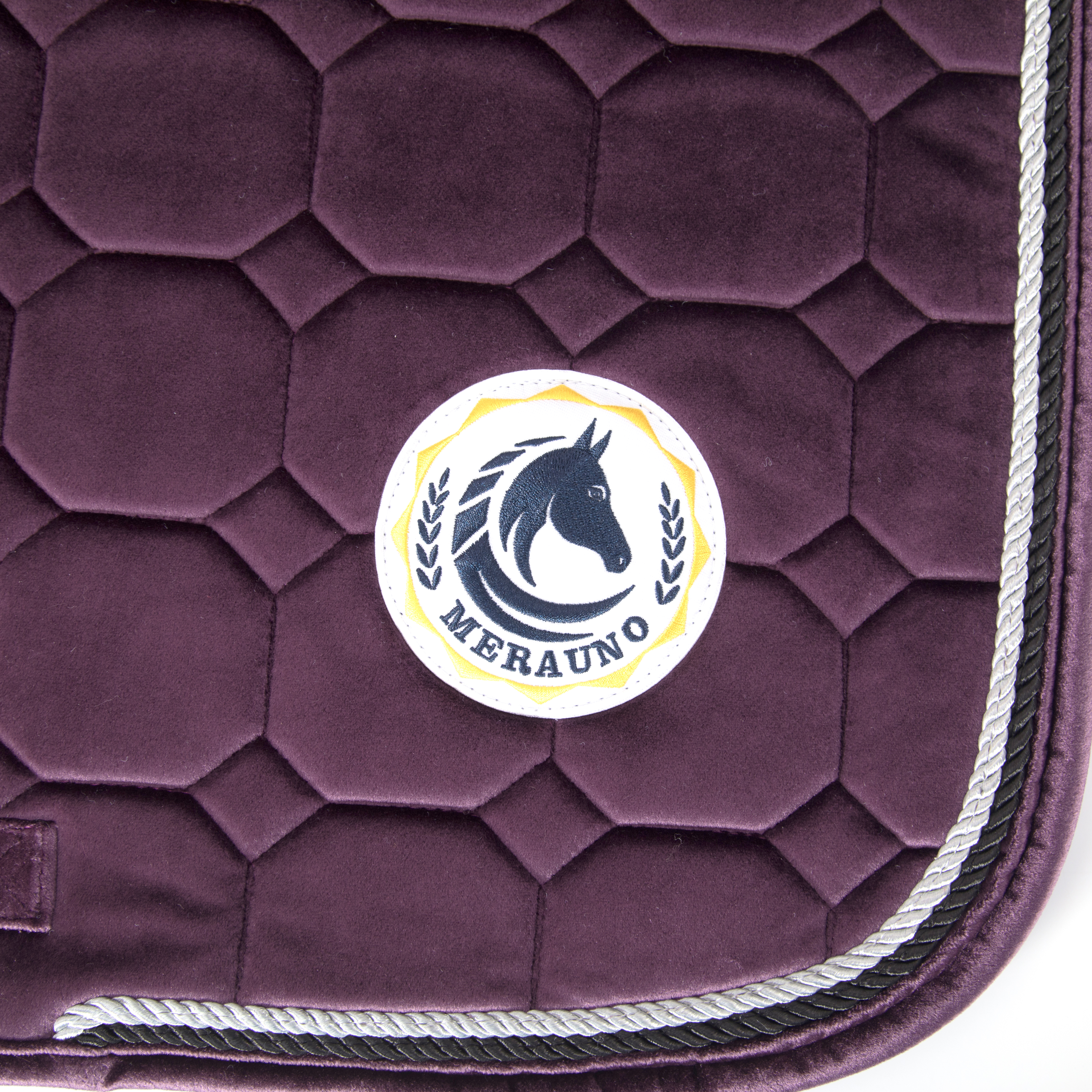 Velvet fabric quilting saddle pads comfortable and breathable skin-friendly horse equestrian factory supplies