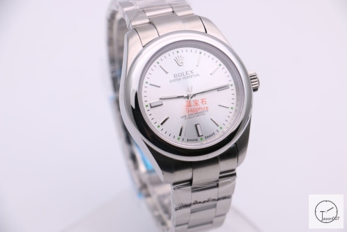 Rolex Oyster Perpetual 39 with a Silver dial and an Oyster bracelet Automatic Movement AAYZ264581679410