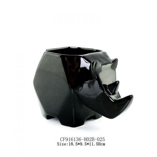 Ceramic rhinoceros vase for dry flower