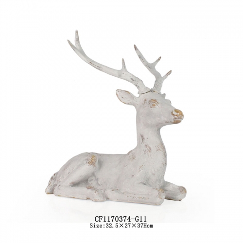 Resin geer statue imitation wooden home decor