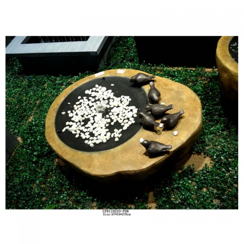 Resin bird-drinking outdoor fountain