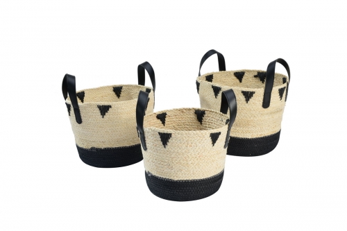 Maize leaf and paper storage baskets