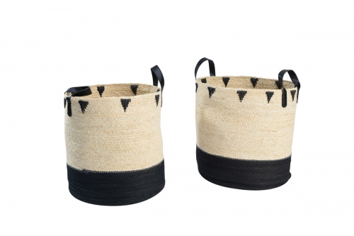 Maize leaf and paper storage baskets