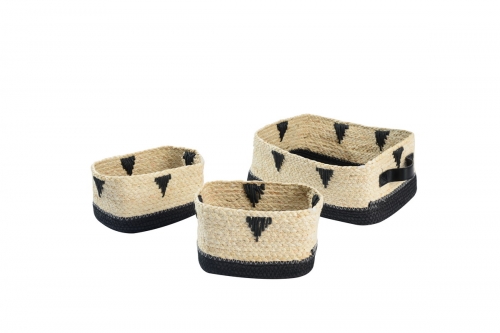 Maize leaf and paper storage baskets