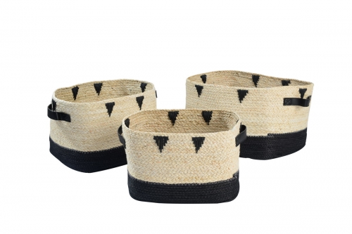 Maize leaf and paper storage baskets