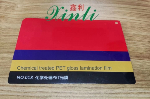 Película de laminação de brilho PET tratada com produtos químicos