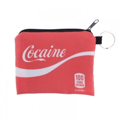 方形零钱包红底白色字母可口可乐cocaine