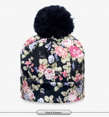 Beanie BLACK ROSES