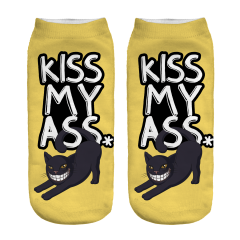 短袜黄底白字母 kiss my ass socks wiz