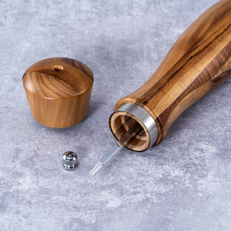 New wood salt and pepper grinder for