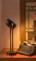 desk lamp,table lamp,metal lamp with wireless charger