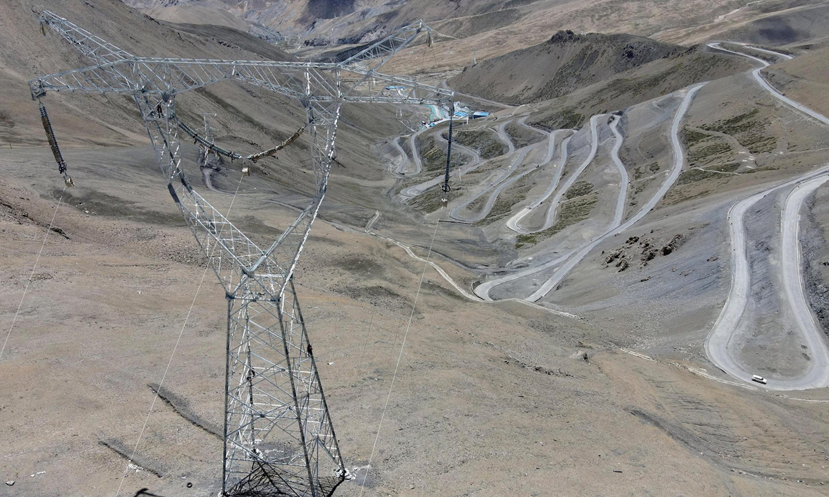 China builds world’s highest steel pylon in Tibet