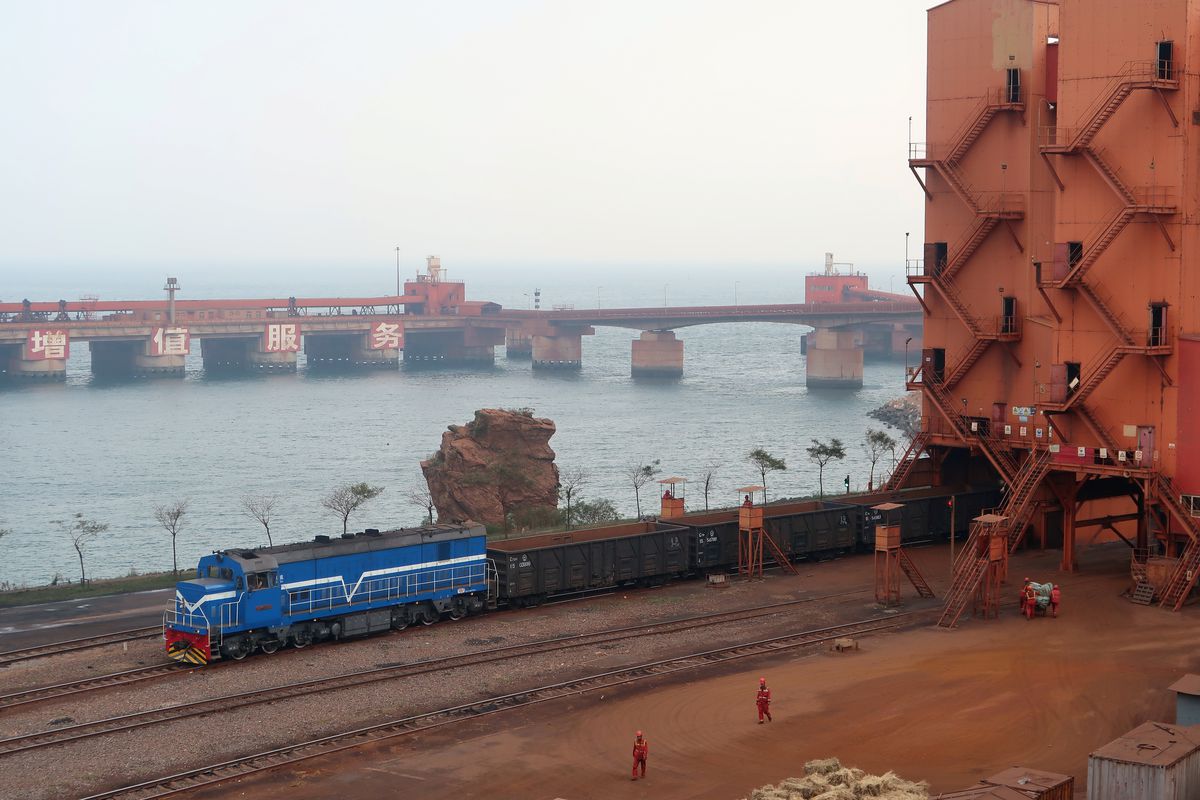 Column: Iron ore and China steel output aren’t sticking to the script