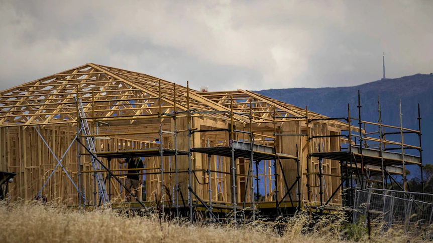 Australian construction materials shortage causing delays for Tasmanian home builders