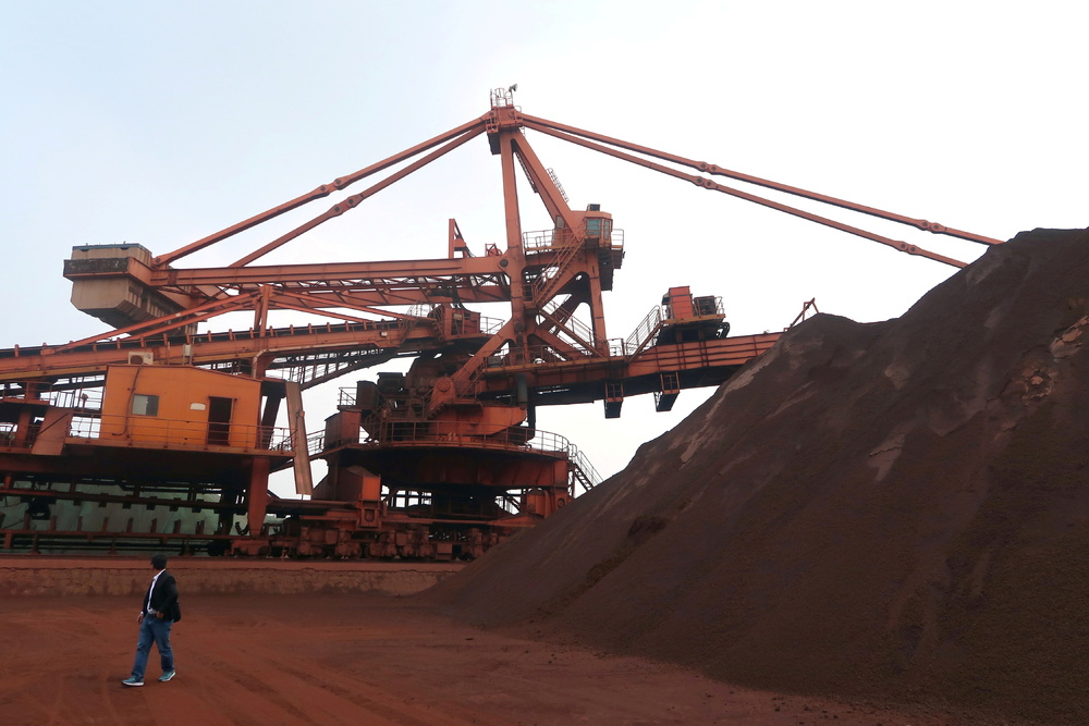 Iron ore prices rise