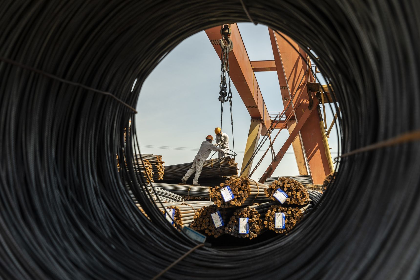 Iron-Ore Prices Tank as China’s Steel Output Slows