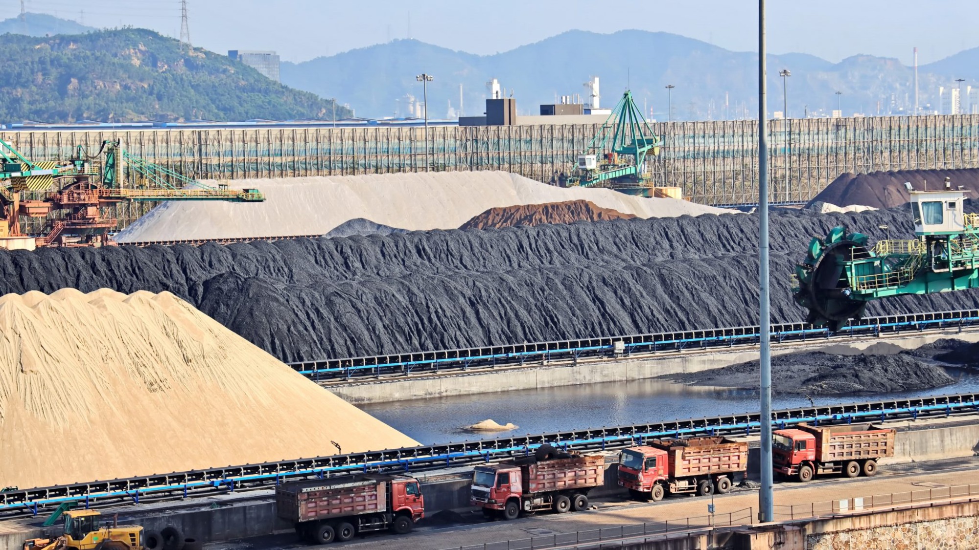 Iron ore price up on supply concerns in China