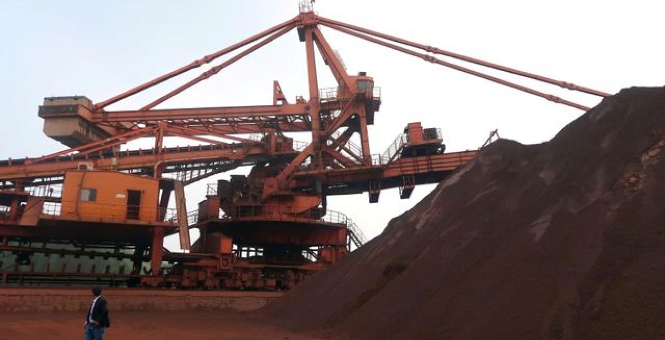 SGX iron ore retreats on demand woes as China sticks to anti-COVID strategy