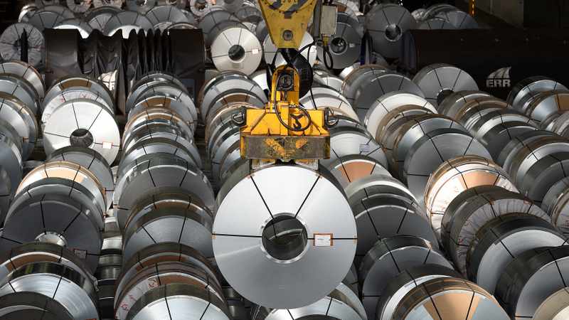 Falling steel prices indicate big economic challenges ahead