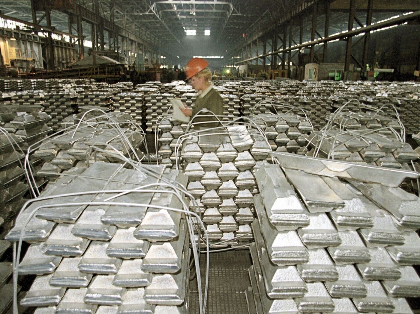 Russian aluminium stocks surge to 50% in LME warehouses