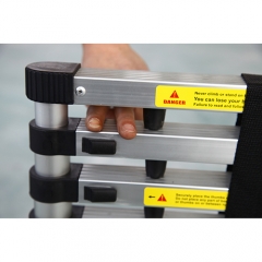 Lightweight 2.6 m Small Telescopic Ladder with Finger Safety