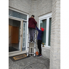 Aluminum 3.2 M Telescoping Ladder